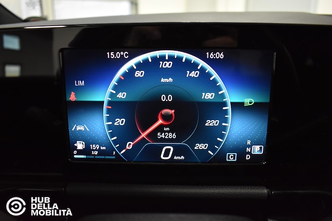 MERCEDES-BENZ GLA 200 d Automatic Premium